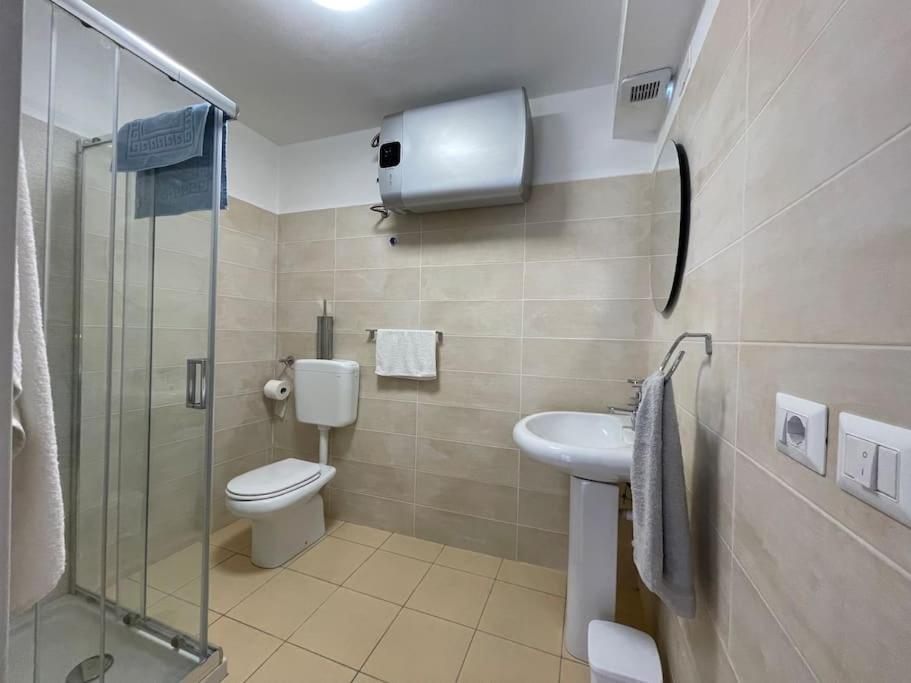 L'Etrange Rendez-Vous Tome 1 Apartamento Carona  Exterior foto